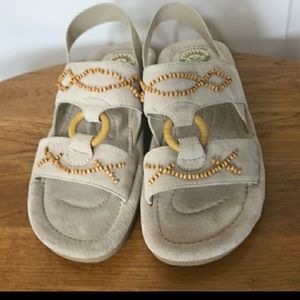 LIKE NEW CREME COMFORT ELASTIC BACK SANDAL BEADS 8